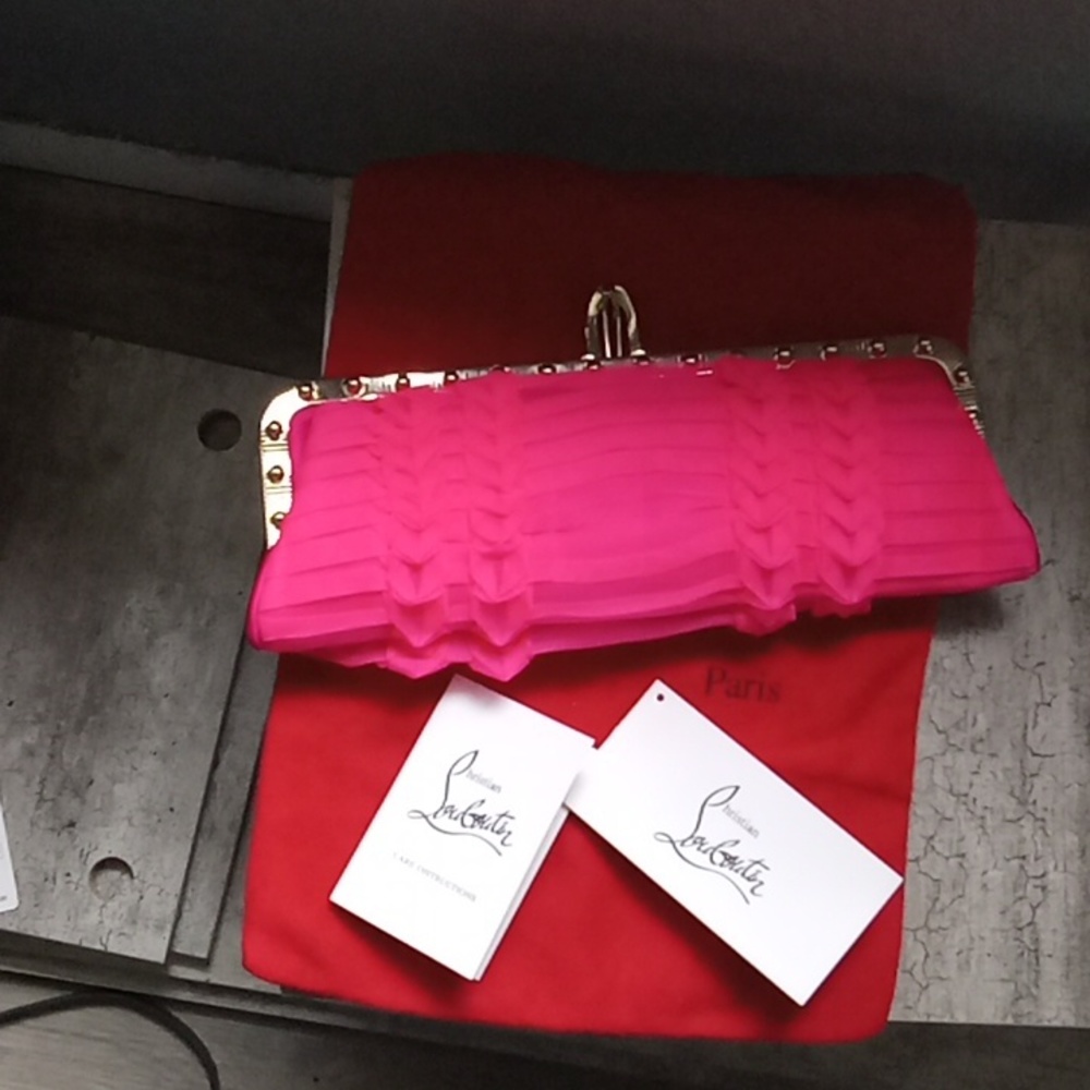 Louviious clutch crepe satin/organza